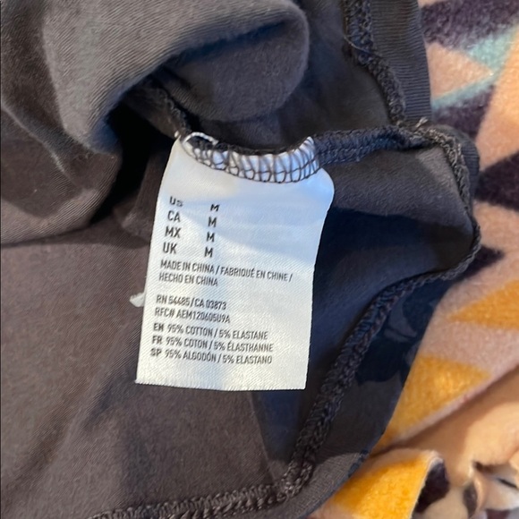 NEW AMERICAN EAGLE Floral Black Women's Top Sz Med - Picture 4 of 4